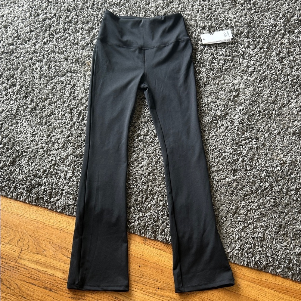 NWT LEG3ND Ladies Black Flared Leggings